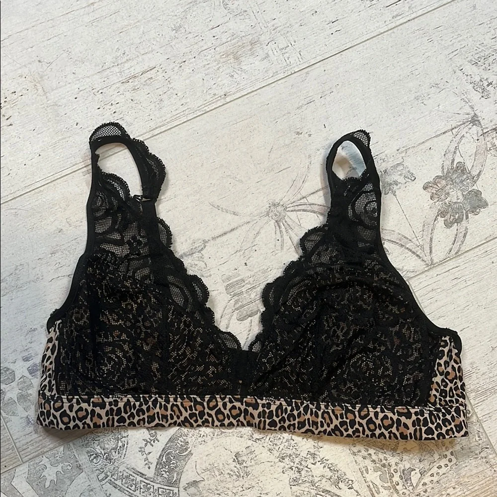 Y2K Victorias Secret Black Lace Plunge Bralette with Leopard Print Size Large